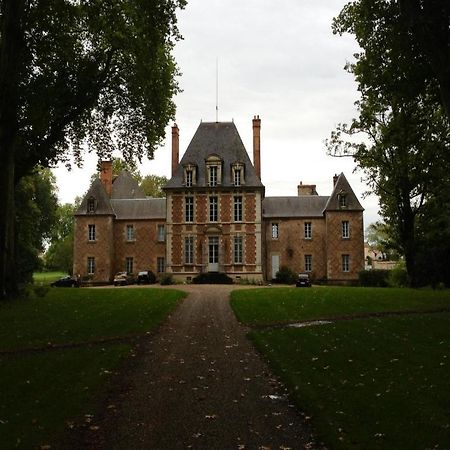 维拉尔庄园酒店 Villeneuve-sur-Allier 外观 照片