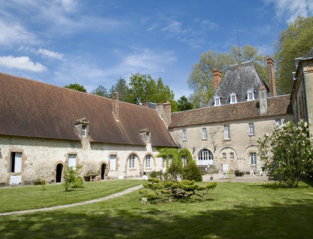 维拉尔庄园酒店 Villeneuve-sur-Allier 外观 照片
